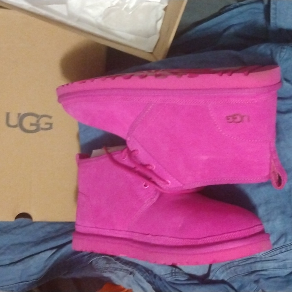 UGG Neumel Fuschia/Hot Pink